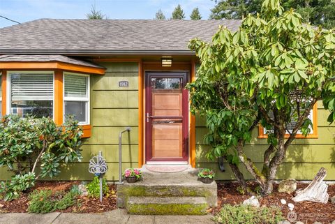 Photo of 1912 Elliott Avenue NW, Olympia, WA 98502 (MLS # 2484203)