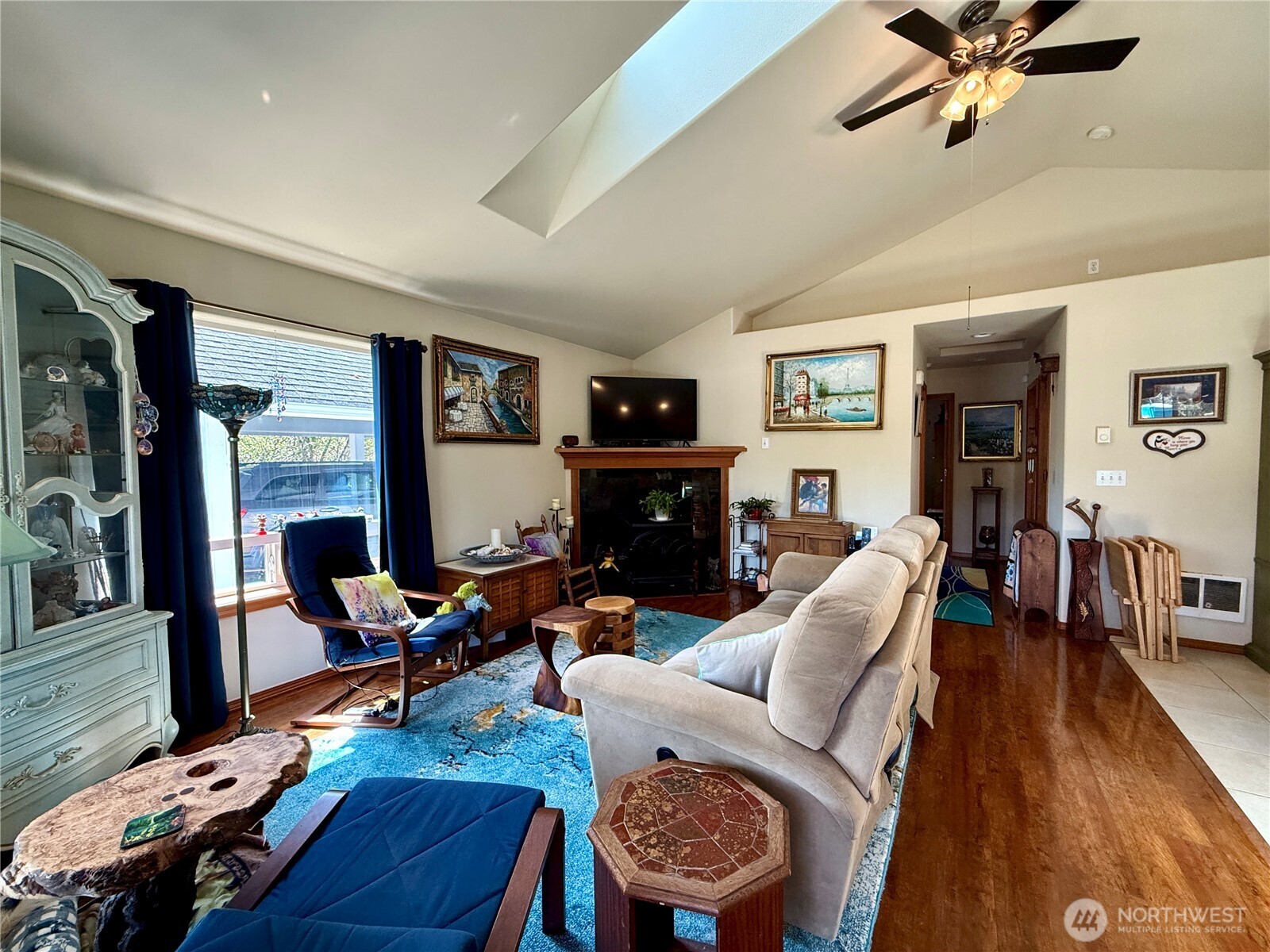 635 Island Circle SE