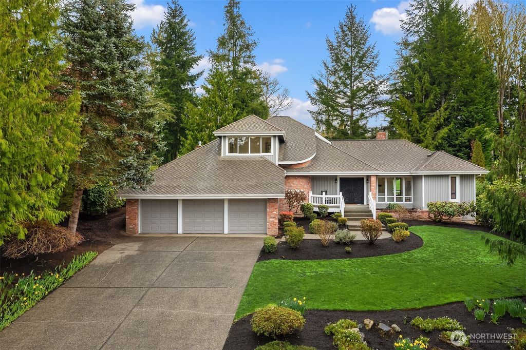 Photo of 14032 205th Avenue NE, Woodinville, WA 98077 (MLS # 2354215)