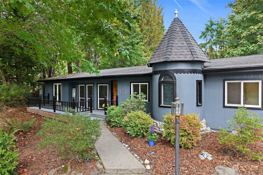 Photo of 33040 E Lake Holm Drive SE, Auburn, WA 98092 (MLS # 2163167)