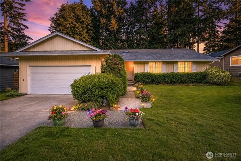Photo of 12509 NE 138th Place, Kirkland, WA 98034 (MLS # 2586550)