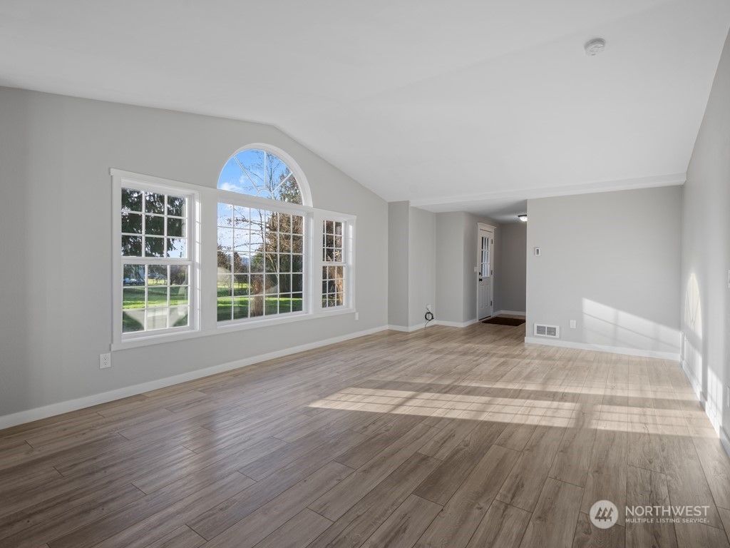 Photo of 6901 60 Street SE, Snohomish, WA 98290 (MLS # 2187736)