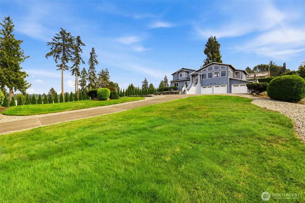 Photo of 921 SW 296th Street, Federal Way, WA 98023 (MLS # 2562814)