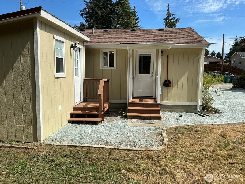 325 Hawthorne Street