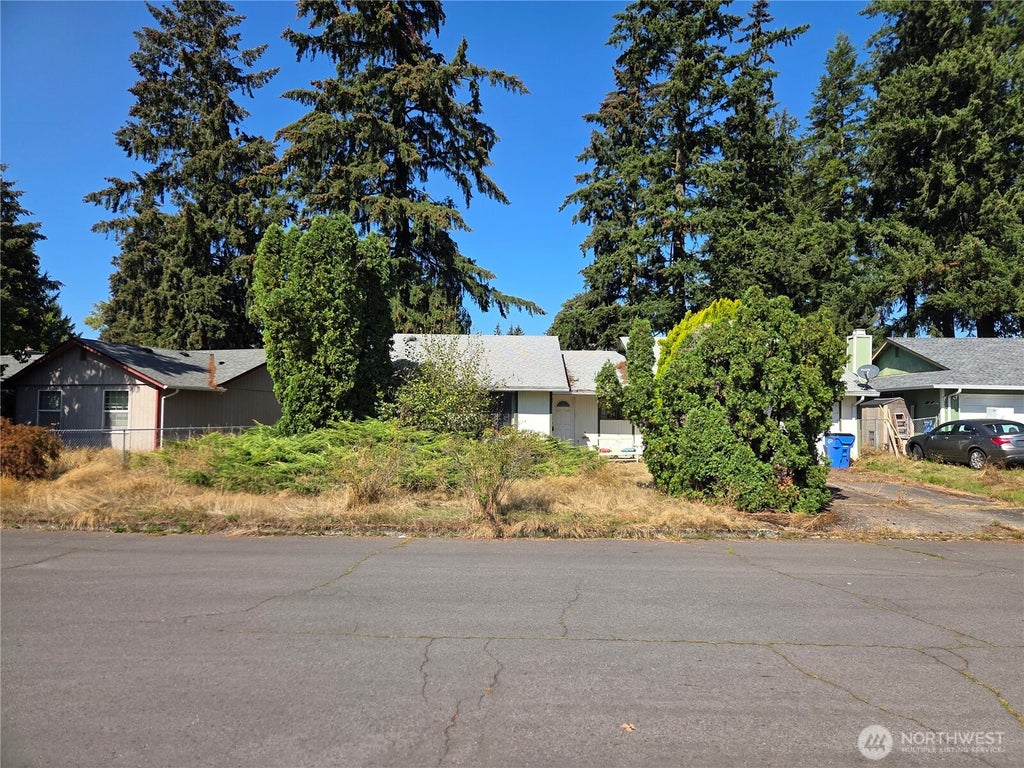 Photo of 15002 NE 3rd Street, Vancouver, WA 98684 (MLS # 2589317)