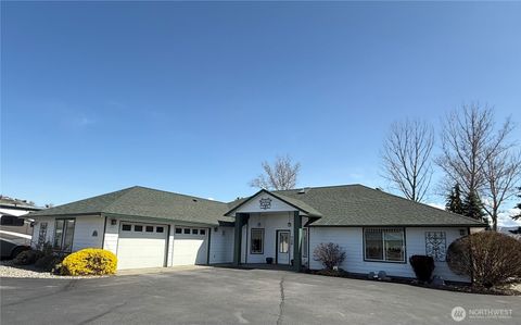 726 Kenwood Street, Omak, WA 98841 - MLS#: 2348020
