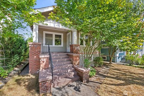 Photo of 8236 14th Avenue NE, Seattle, WA 98115 (MLS # 2414780)