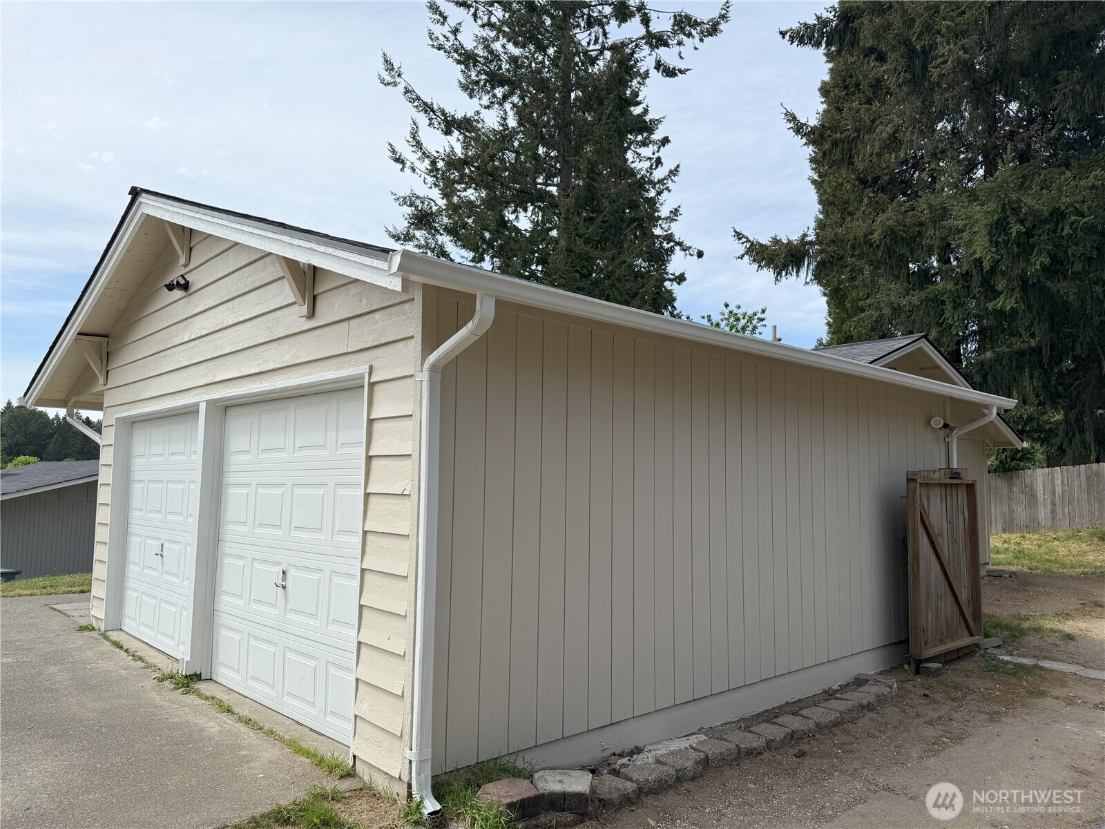 2333 Oak Drive