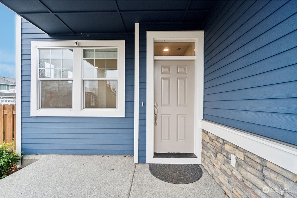 Photo of 4620 31st Avenue SE #324, Everett, WA 98203 (MLS # 2329345)