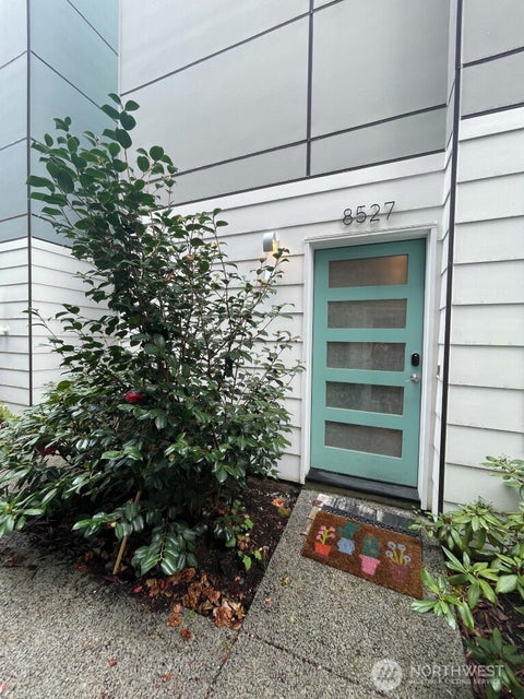 Photo of 8527 Interlake Avenue N, Seattle, WA 98103 (MLS # 2593551)
