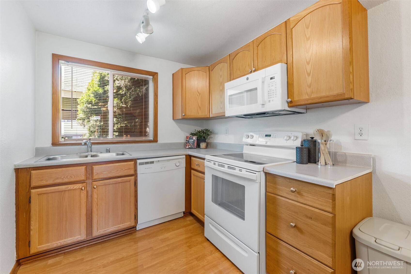 10313 15th Avenue Ct E