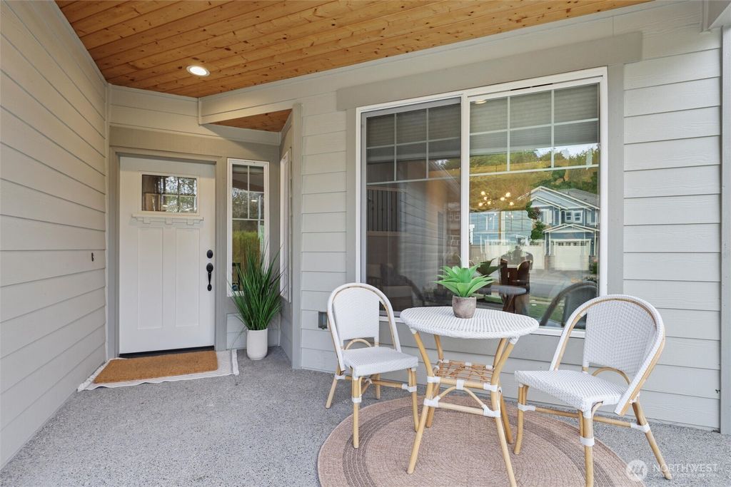 Photo of 18927 10th Dr SE Dr, Bothell, WA 98012 (MLS # 2436440)