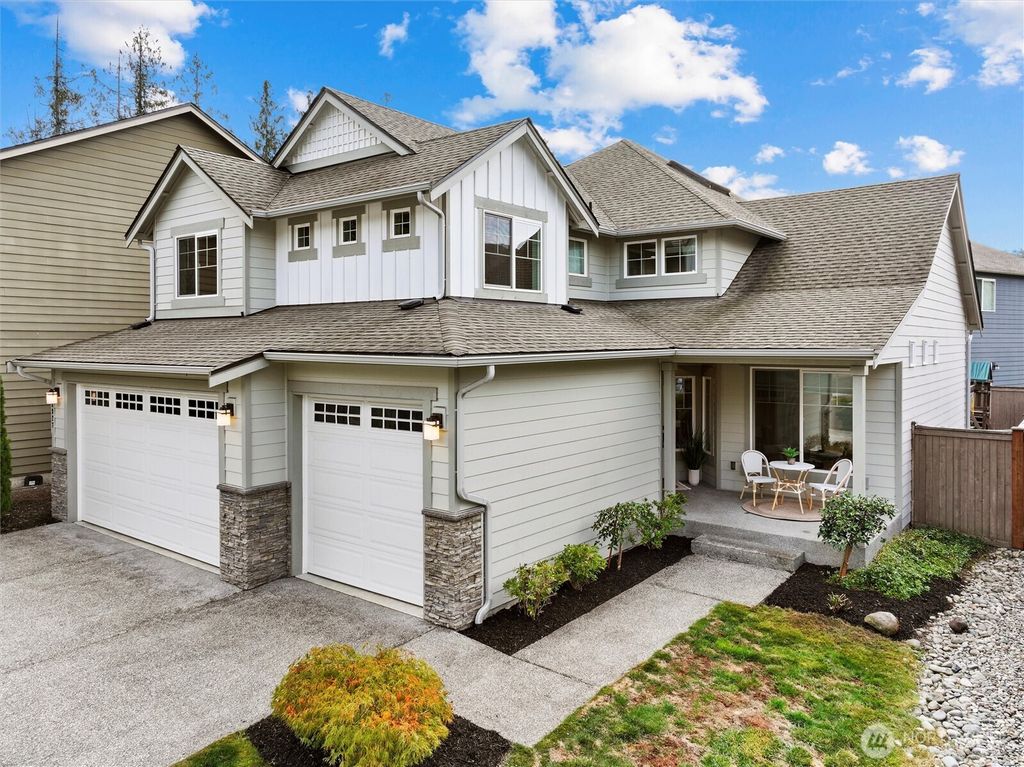 Photo of 18927 10th Dr SE Dr, Bothell, WA 98012 (MLS # 2436440)