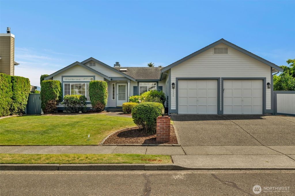 Photo of 3050 Chelsea Lane LN, Enumclaw, WA 98022 (MLS # 2534298)