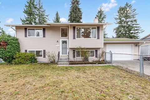 Photo of 13033 SE 206th Place, Kent, WA 98031 (MLS # 2458223)