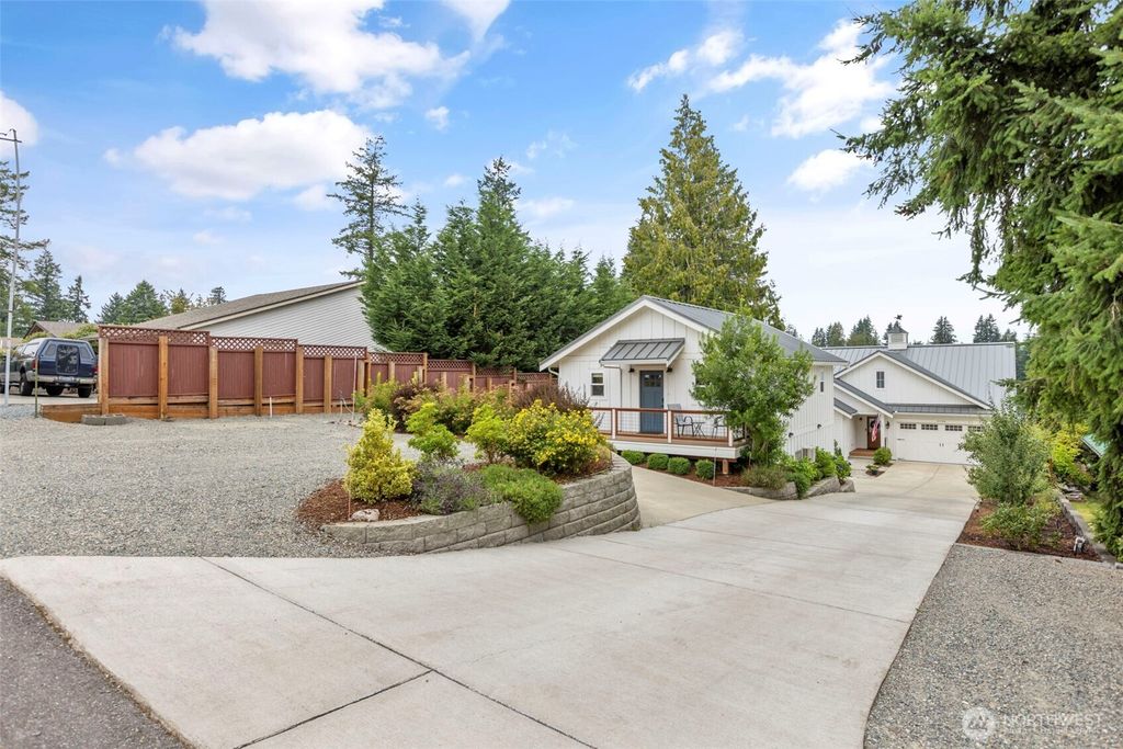 Photo of 21756 SE 262nd Place, Maple Valley, WA 98038 (MLS # 2410925)