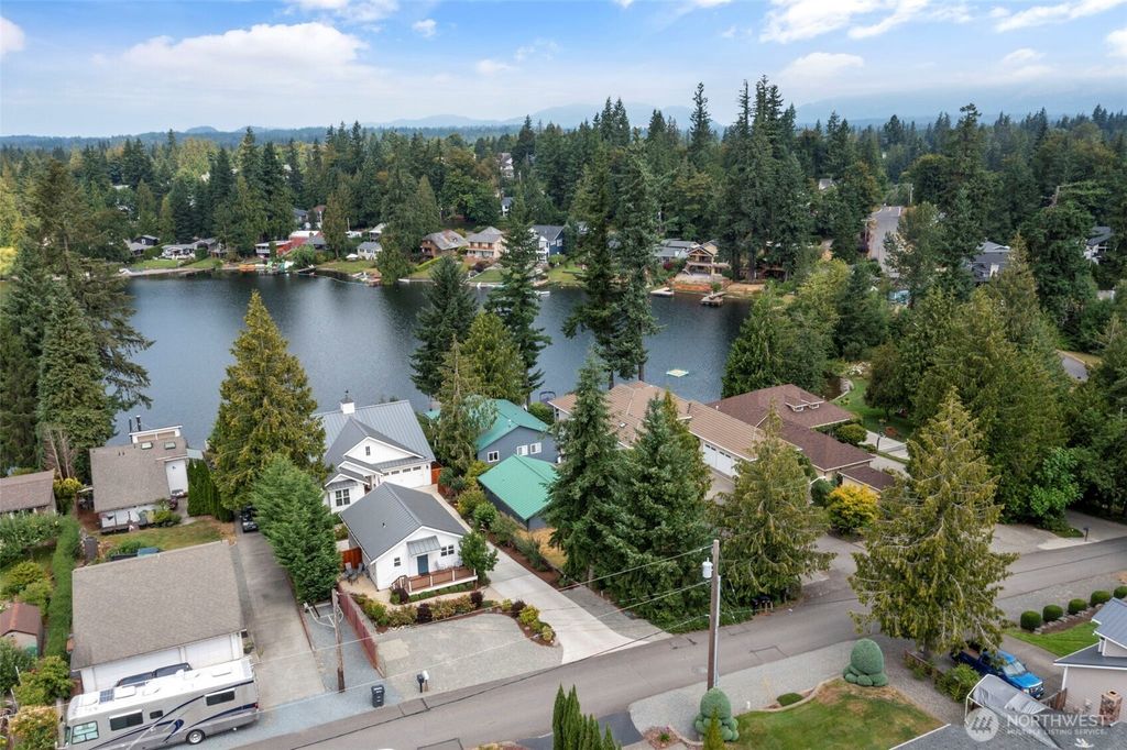 Photo of 21756 SE 262nd Place, Maple Valley, WA 98038 (MLS # 2410925)