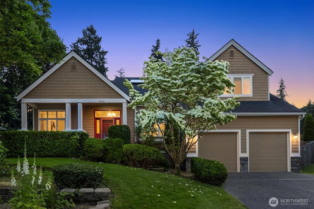 Photo of 18403 NE 100th Court, Redmond, WA 98052 (MLS # 2388390)