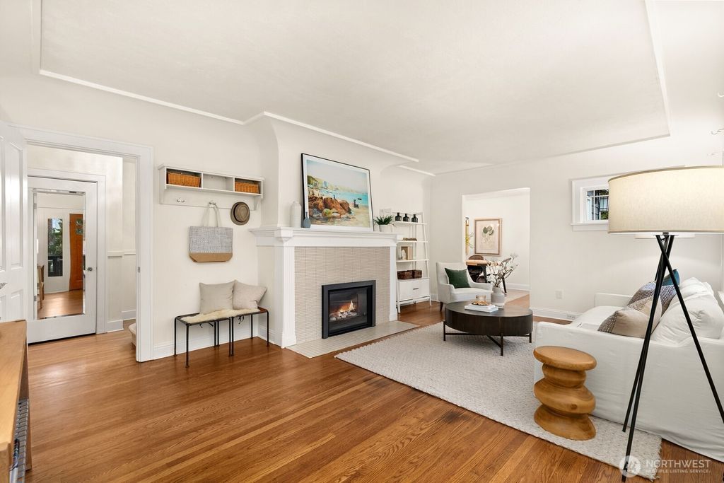 Photo of 2568 28th Avenue W, Seattle, WA 98199 (MLS # 2470054)