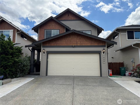 Photo of 990 42nd Court NE, Auburn, WA 98002 (MLS # 2575791)