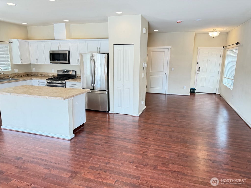 Photo of 990 42nd Court NE, Auburn, WA 98002 (MLS # 2575791)