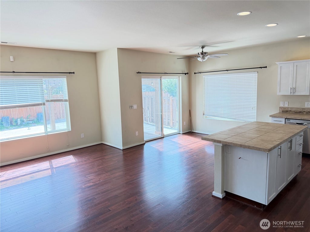Photo of 990 42nd Court NE, Auburn, WA 98002 (MLS # 2575791)