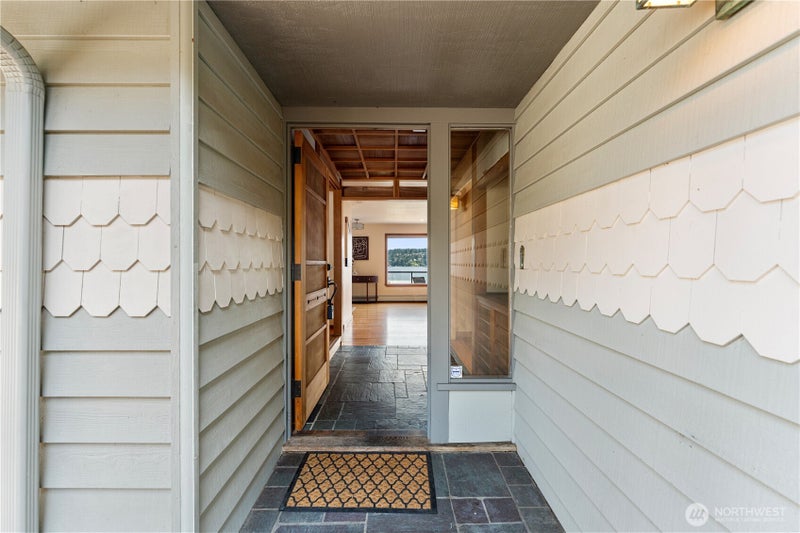 3920 NE 157th Place