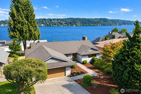 Photo of 3920 NE 157th Place, Lake Forest Park, WA 98155 (MLS # 2583544)