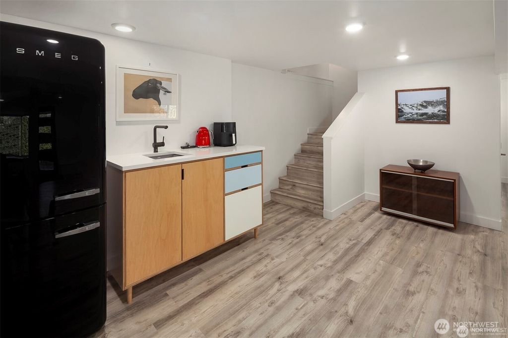 listing image 9362250905149120395