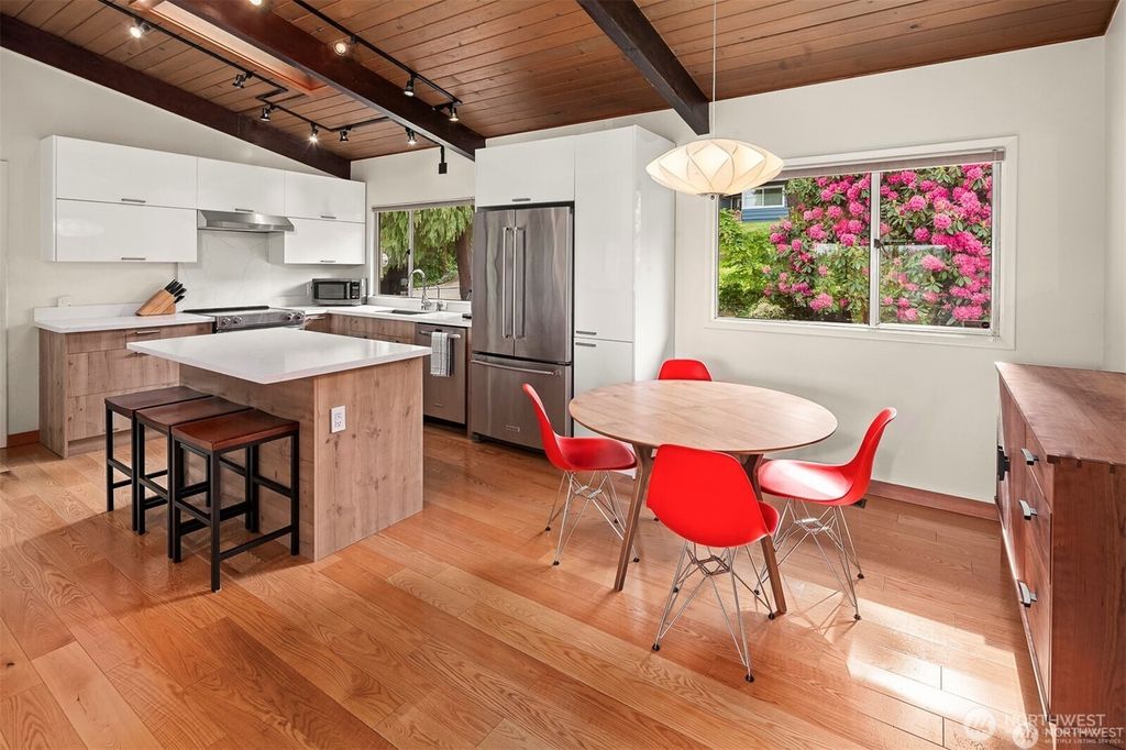 listing image 9369070679355024629