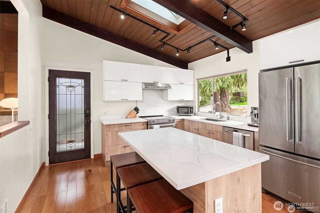 listing image 9364214615178582290