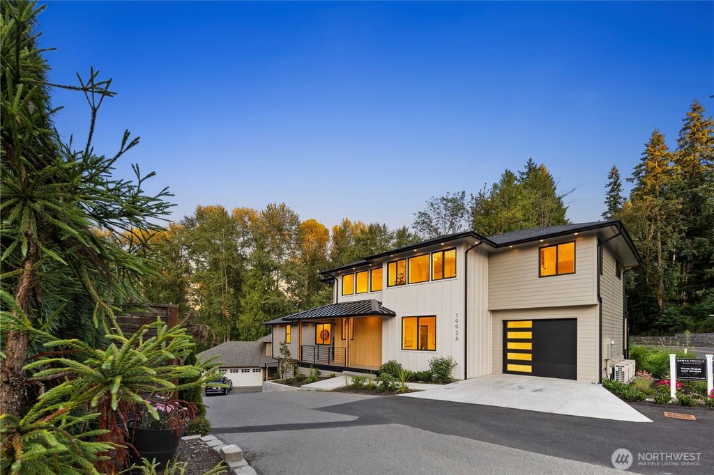 Photo of 19926 68th Avenue NE, Kenmore, WA 98028 (MLS # 2463682)