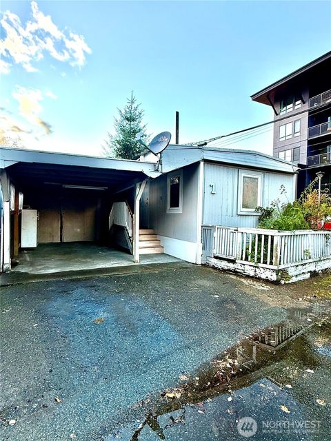 Photo of 6905 NE 182nd ST St #1, Kenmore, WA 98028 (MLS # 2447360) Photo of 6905 NE 182nd ST St #1, Kenmore, WA 98028 (MLS # 2447360)