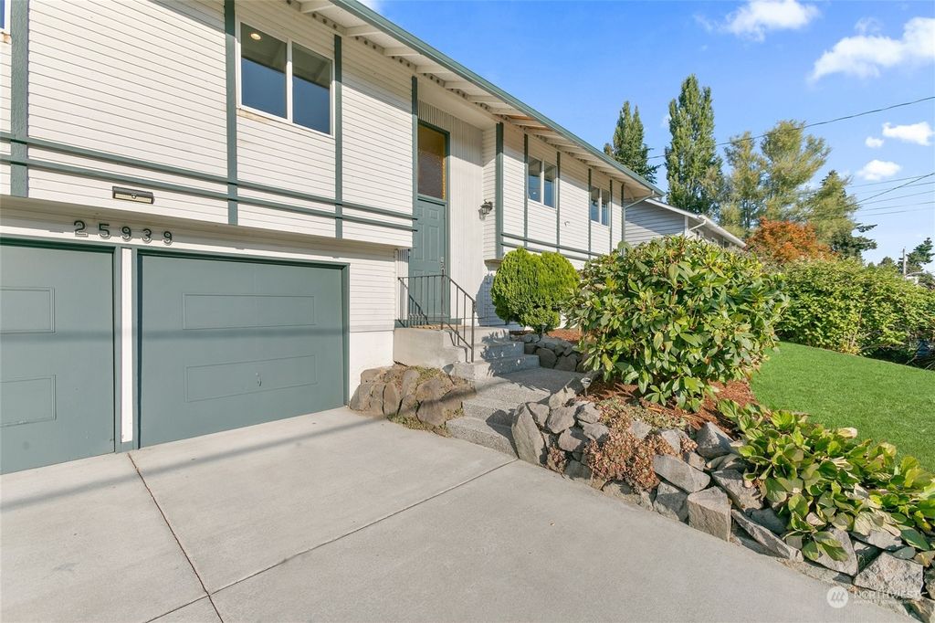 Photo of 25939 13th Place S, Des Moines, WA 98198 (MLS # 1999272)