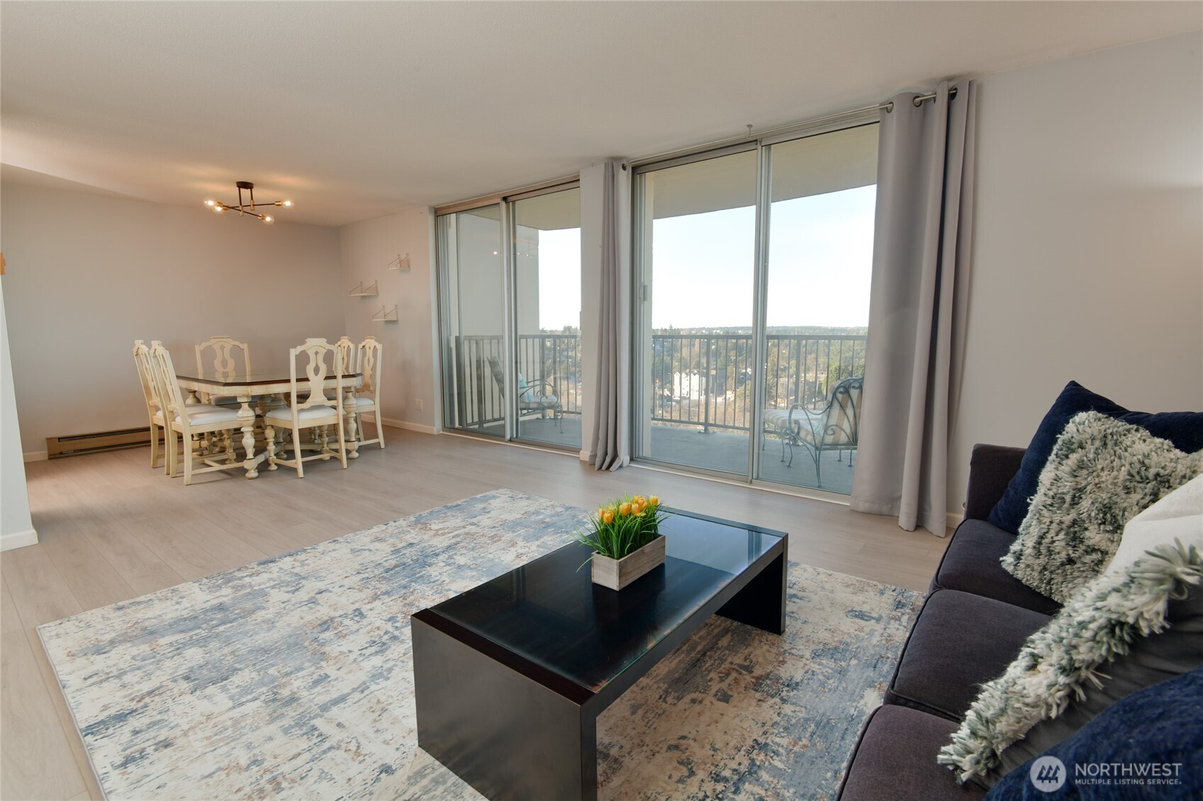 4540 8th Avenue NE 1605