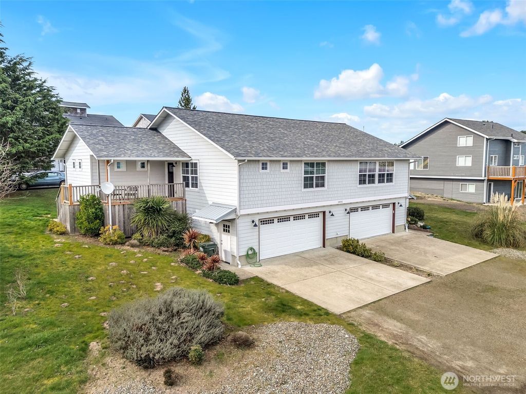 Photo of 1401 N Ocean Beach Boulevard #A &amp; B, Long Beach, WA 98631 (MLS # 2483383)