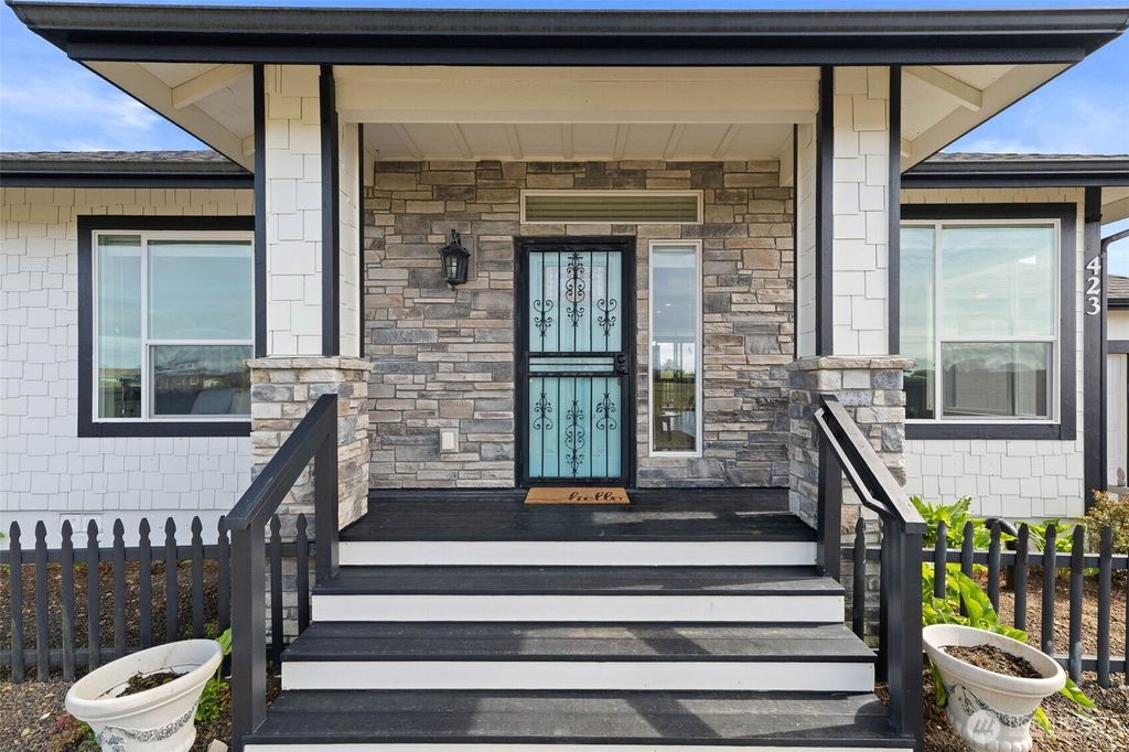 Photo of 423 S Spinnaker Street SW, Ocean Shores, WA 98569 (MLS # 2501369)