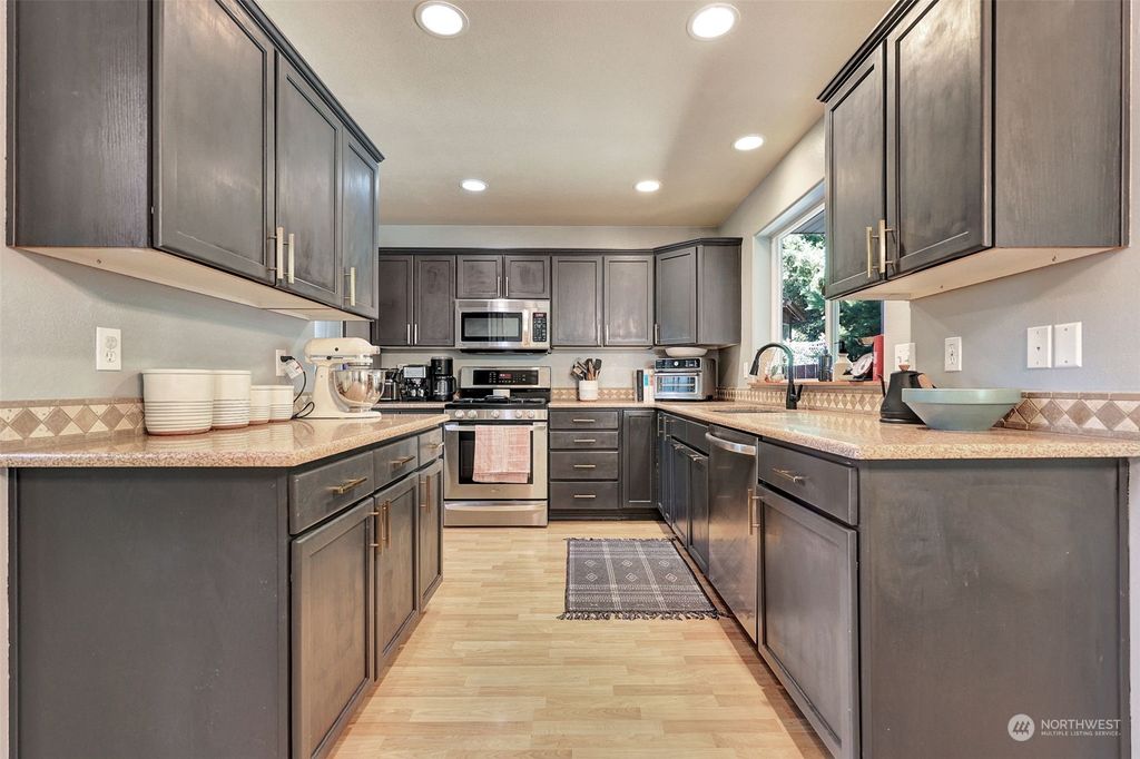 Photo of 4919 137th Street SE, Snohomish, WA 98296 (MLS # 2154293)