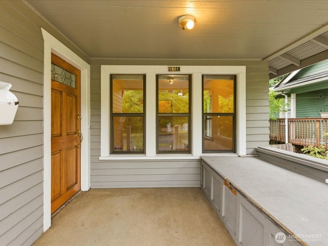 5821 3rd Avenue NW, Seattle