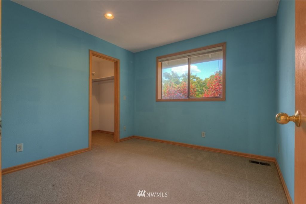 listing image 9361462975824392790
