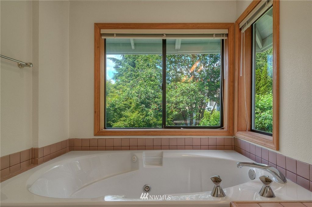 listing image 9369266720514015392
