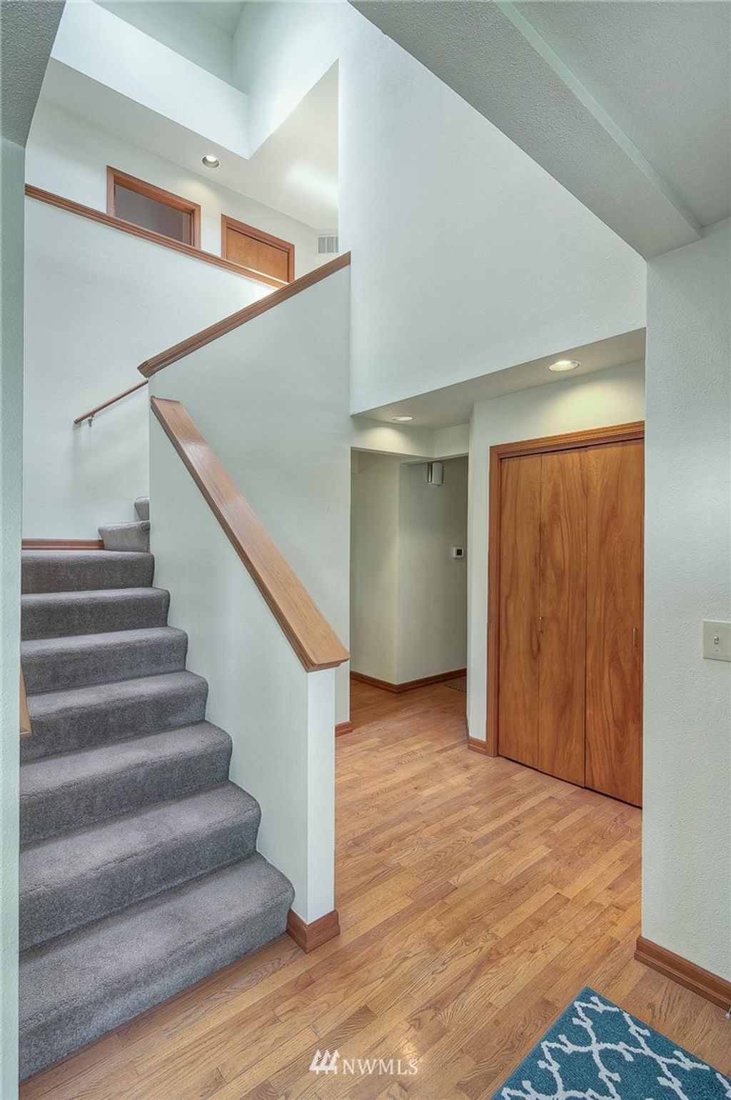 listing image 9360625762644053439