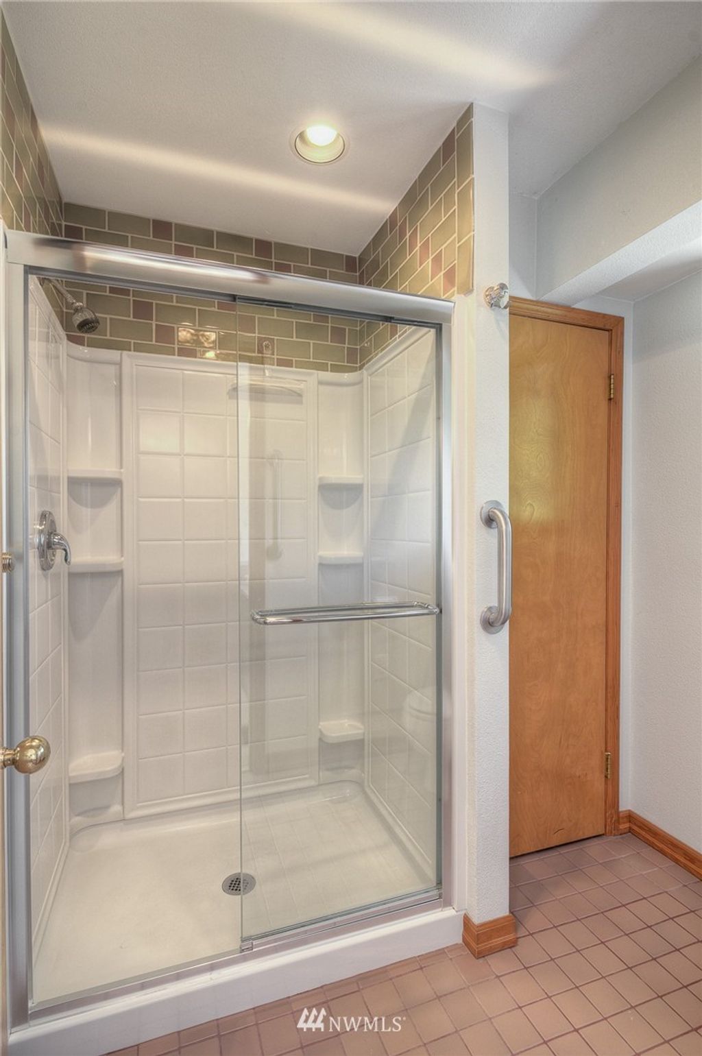 listing image 9364726431477729983