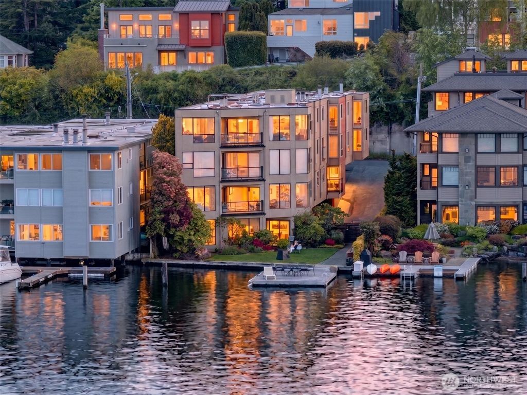 Photo of 510 Lakeside Avenue S #6, Seattle, WA 98144 (MLS # 2516384)