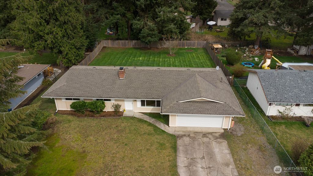 Photo of 2005 108th Street SE, Everett, WA 98208 (MLS # 2348261)