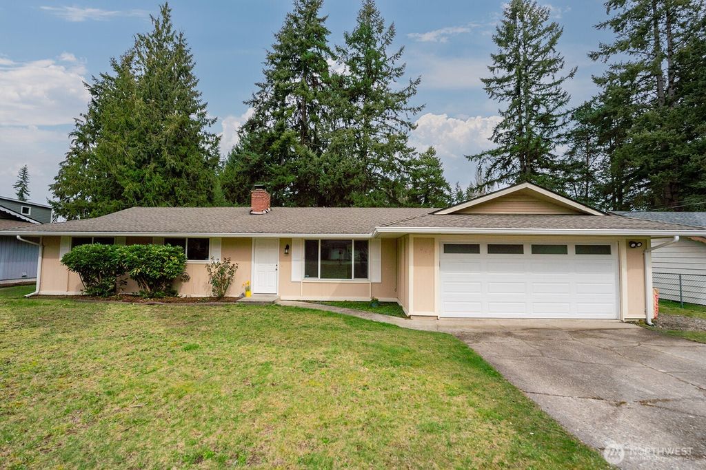 Photo of 2005 108th Street SE, Everett, WA 98208 (MLS # 2348261)