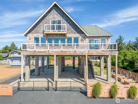 144 Sand Dune Avenue SW Ocean Shores WA 98569