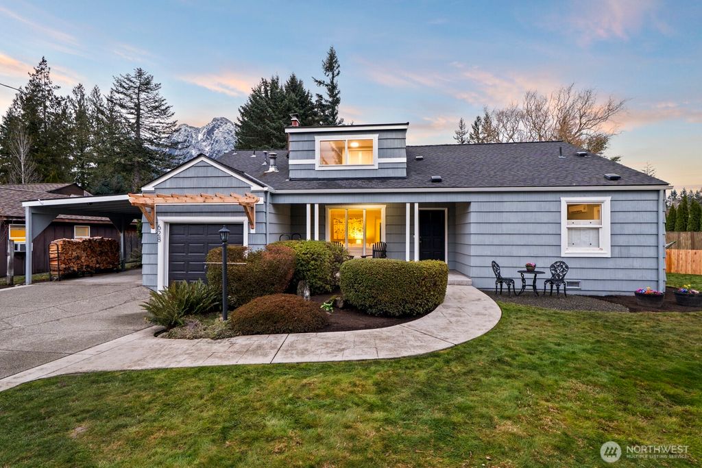 Photo of 628 Janet Avenue NE, North Bend, WA 98045 (MLS # 2481178)