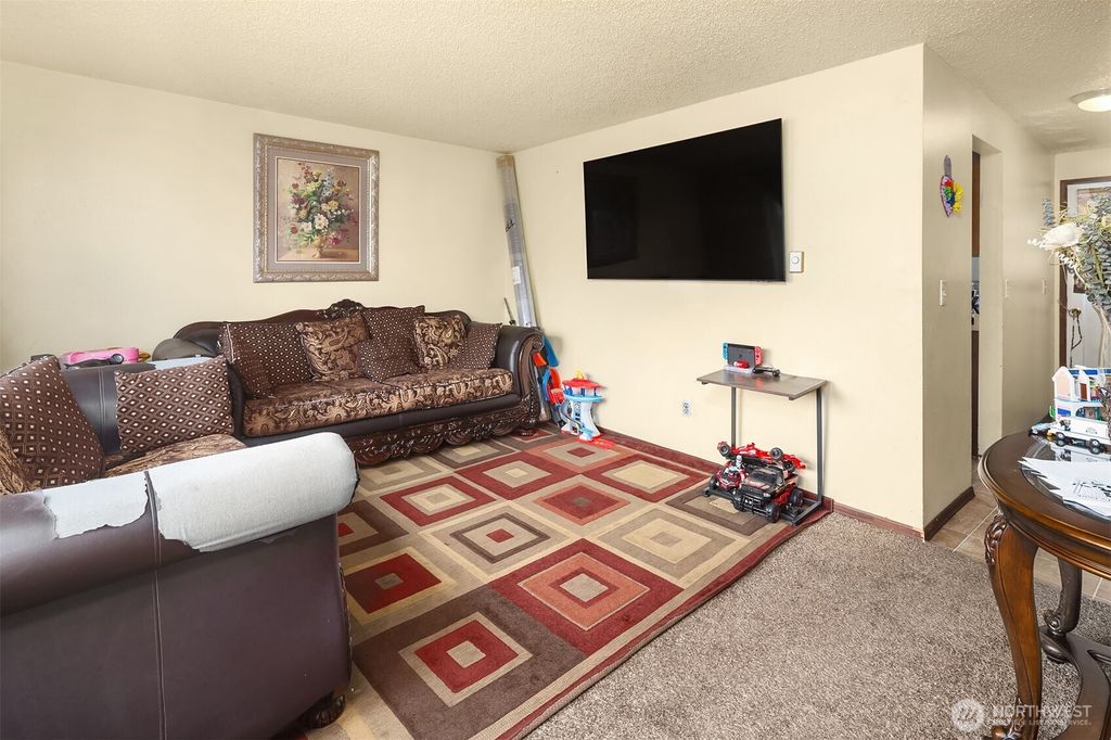 Photo of 9226 Sharon Drive, Everett, WA 98204 (MLS # 2524836)
