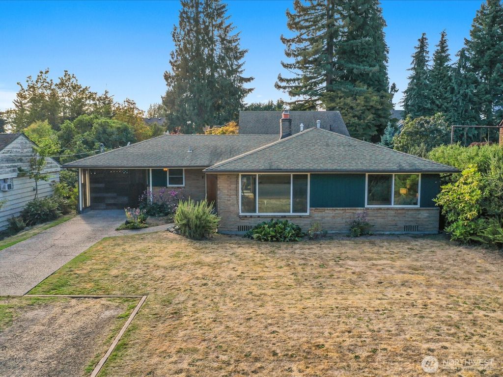 Photo of 8745 Evanston Avenue N, Seattle, WA 98103 (MLS # 2447109)